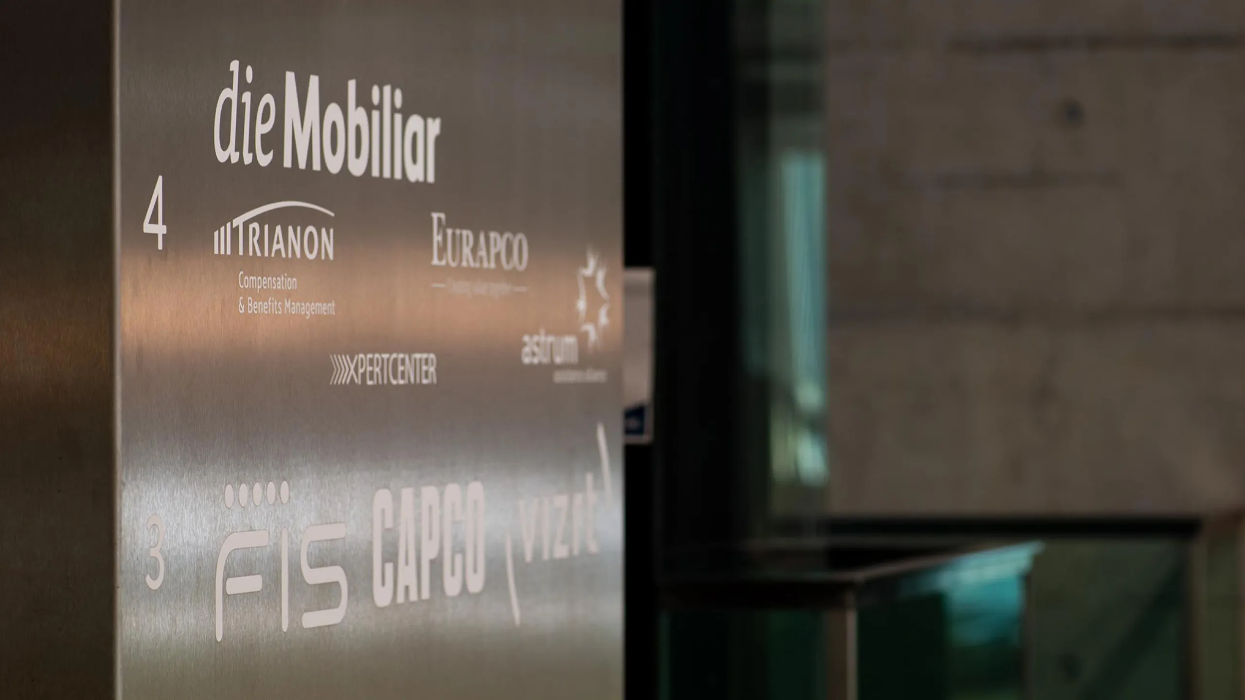 DinoCenter_S_07_Desktop_20241217_m_ler