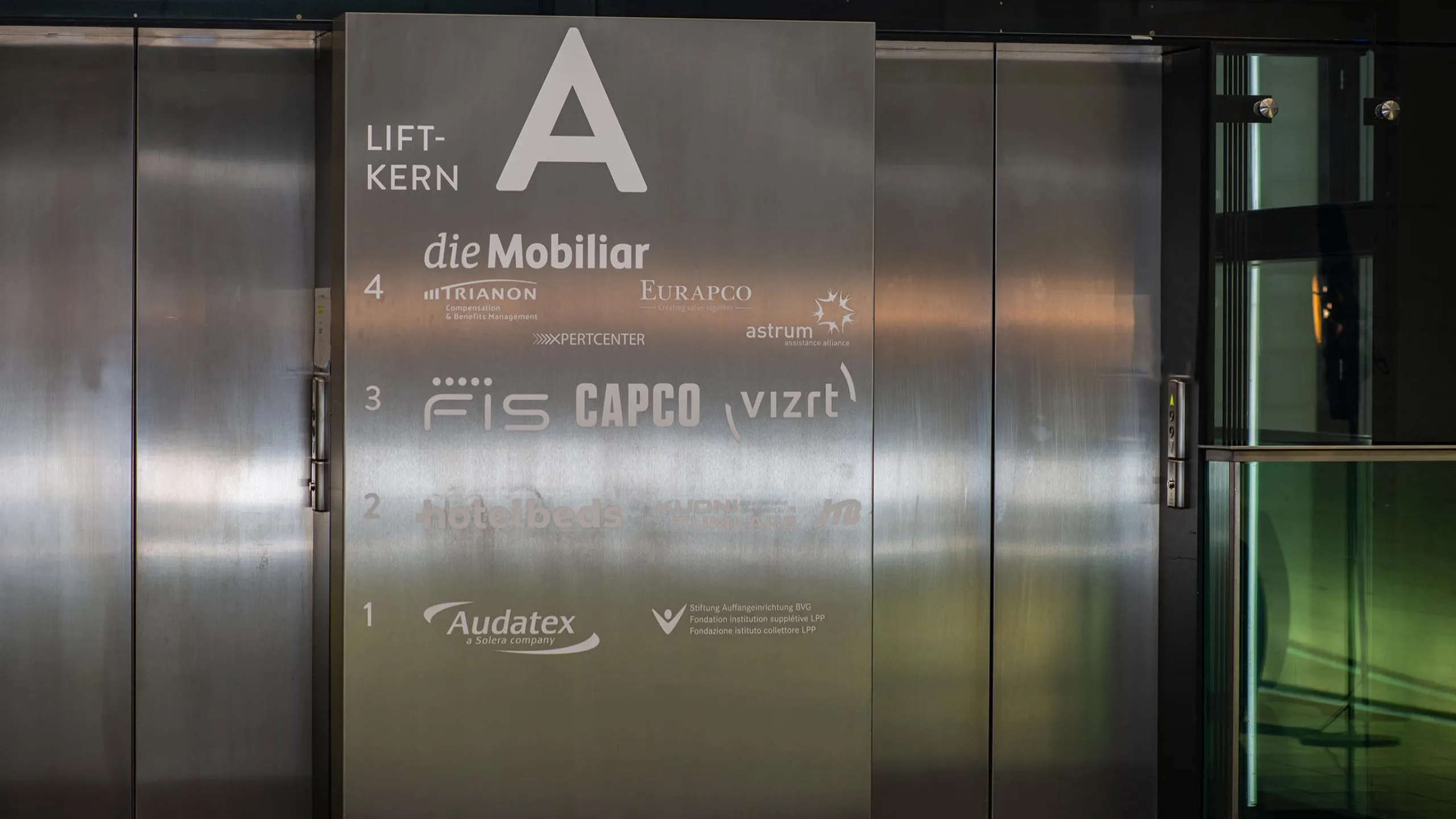 DinoCenter_S_08_Desktop_20241217_m_ler